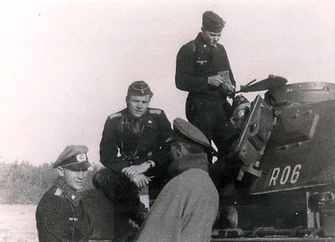 Sven as a lieutenant, on the left